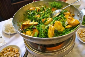Quán Ăn Chả Cá Anh Vũ - Trung Hòa