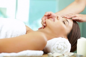 Chăm Sóc Da Diễm Trang - Phạm Văn Hai