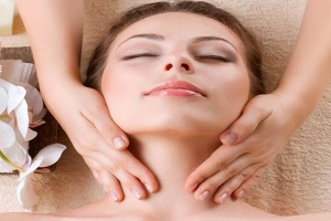 Chăm Sóc Da Yến Oanh - Phạm Thế Hiển
