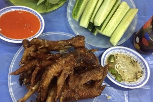 Quán Ăn Chân Gà Nướng Hai Còi