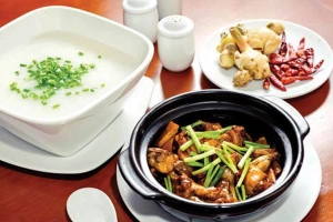 Quán Ăn Cháo Ếch Singapore - Cách Mạng Tháng 8