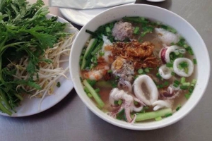 Quán Ăn Chí Nguyên - Hủ Tiếu Mực & Hủ Tiếu Xương