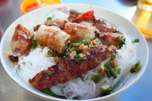 Quán Ăn Chú Quảng - Bún Thịt Nướng & Bánh Bèo