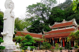 Chùa Non Nước