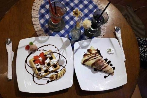 Clover Cafe & Crepes