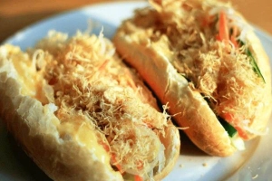 Quán Ăn Cô Chi - Bánh Mì Gà & Mì Cay