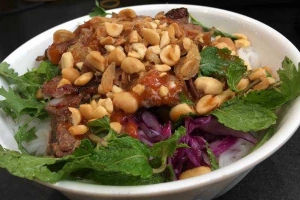 Cô Chi - Bún Trộn & Bánh Mì Thịt Nướng - Shop Online
