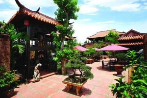 Nhà Hàng Cổ Gia Quý - Cafe & Restaurant