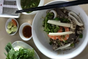 Quán Ăn Cô Hòa - Hủ Tiếu Mì & Hoành Thánh