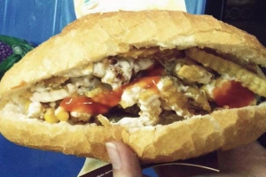 Quán Ăn Cô Ngà - Bánh Mì Nem Khoai