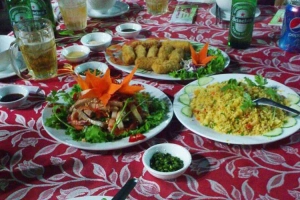 Nhà Hàng Cổ Thành Tây Đô