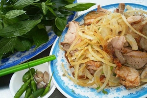 Quán Ăn Cỏ Xanh - Bê Thui Nóng & Bò Tơ Củ Chi