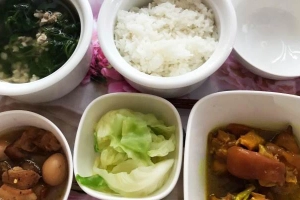 Quán Ăn Cơm Bà Đẻ - Phạm Hữu Chí