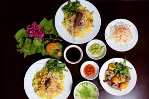 Quán Ăn Cơm Gà Bà Buội Hội An - Bà Triệu