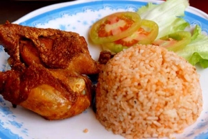 Quán Ăn Cơm Gà Bé Đen