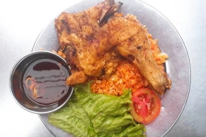 Quán Ăn Cơm Gà Xối Mỡ Ba Tô 2