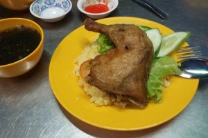 Quán Ăn Cơm Gà Xối Mỡ - Bắc Hải