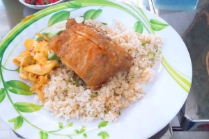 Quán Ăn Cơm Gà Xối Mỡ & Bò Xào