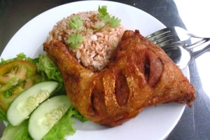 Quán Ăn Cơm Gà Xối Mỡ Sang Ký
