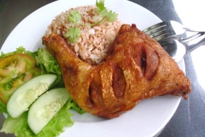 Quán Ăn Cơm Gà Xối Mỡ Xá Xíu