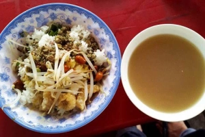 Quán Ăn Cơm Hến Bà Cam