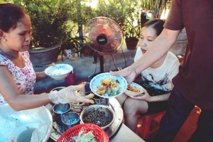 Quán Ăn Cơm Hến Bà Đen