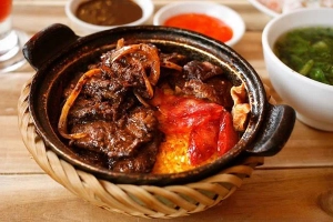 Quán Ăn Cơm Niêu Singapore