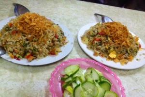 Quán Ăn Cơm Rang & Phở Xào - Đống Mác