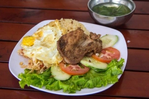 Quán Ăn Cơm Sài Gòn - Cơm Gà Xối Mỡ