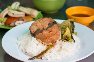 Quán Ăn Cơm Sinh Viên Á Âu - Nguyễn Lương Bằng