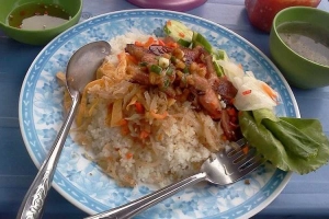 Quán Ăn Cơm Tấm Bình Dân - Trần Hưng Đạo