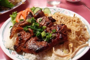 Quán Ăn Cơm Tấm Quyền - Đường Số 4