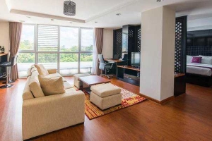 Compass Parkview Hotel