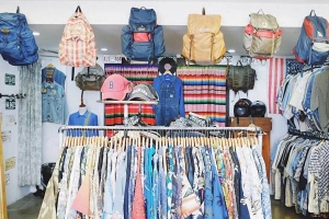 Cửa Hàng Bách Hoá Số 26