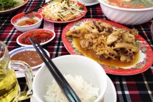 Nhà Hàng Cửa Sổ Đỏ Restaurant - Ẩm Thực Việt