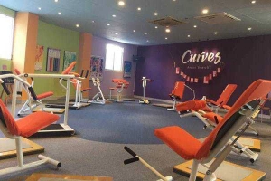 Curves - Nguyễn Tri Phương