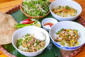 Quán Ăn Đặc Sản Mì Quảng Bà Mua - Nguyễn Văn Thoại