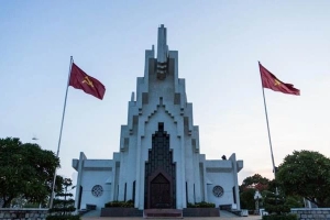 Đài Tưởng Niệm Núi Nhạn