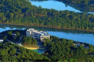 Dalat Edensee Lake Resort & Spa