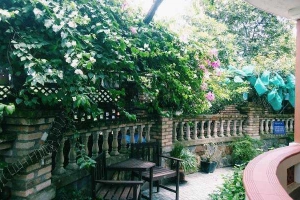 Đất Và Hoa Cafe