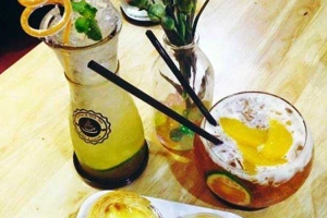 De Luca Coffee & Milk Tea