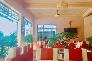 De Paris Cafe