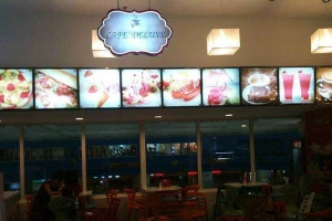 Deluxe Cafe