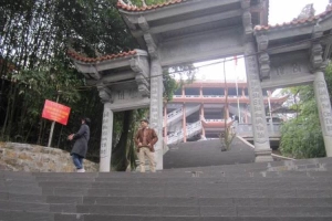 Đền Bà Chúa Thượng Ngàn