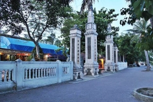 Đền Ông Hoàng Mười