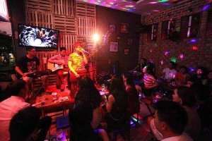 Domino Coffee - Nguyễn Khang