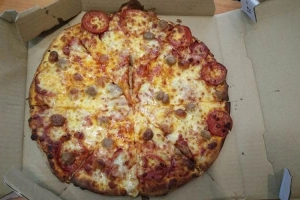 Nhà Hàng Domino's Pizza - Kha Vạn Cân