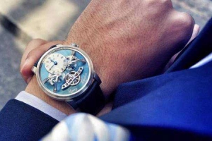 Đồng Hồ Hải Triều - 188A2 Trần Quang Khải