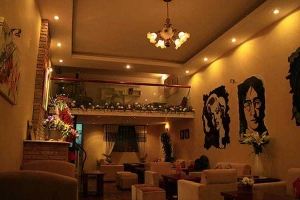Dozen Cafe