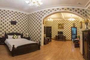 Dragon Hotel - Xuân Diệu